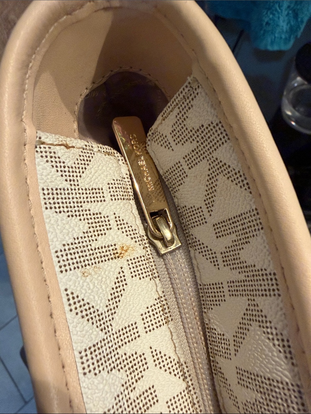 Michael Kors vanilla Jet Set Tote MK Logo with Gold Charm purse bag signature - Picture 4 of 11